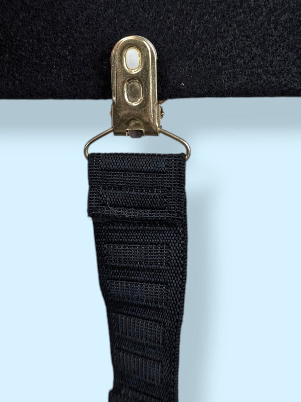 (2/$20) V. Faux Pearl Black Enamel Sweater Clip - Picture 3 of 5